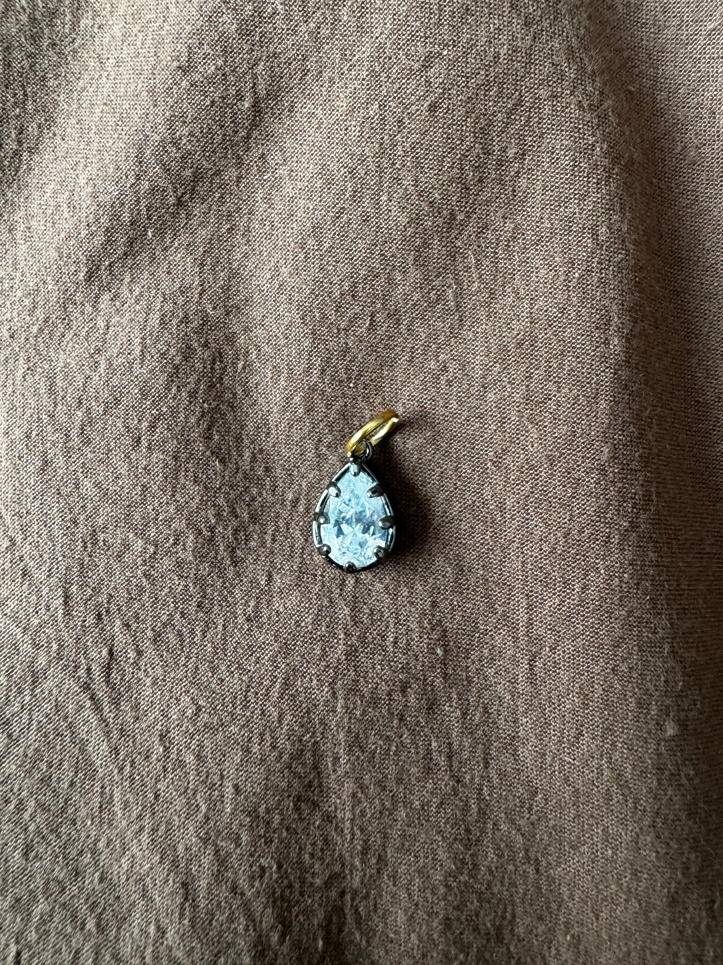 SHADOW PENDANT