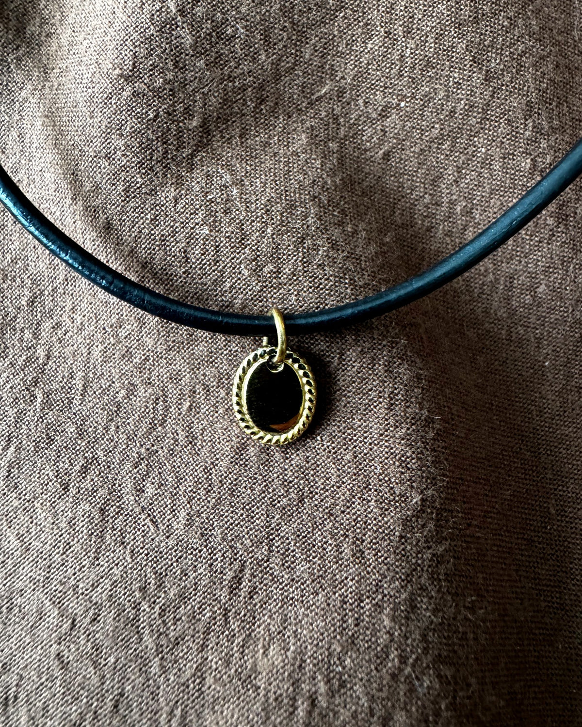 Echo pendant on cord
